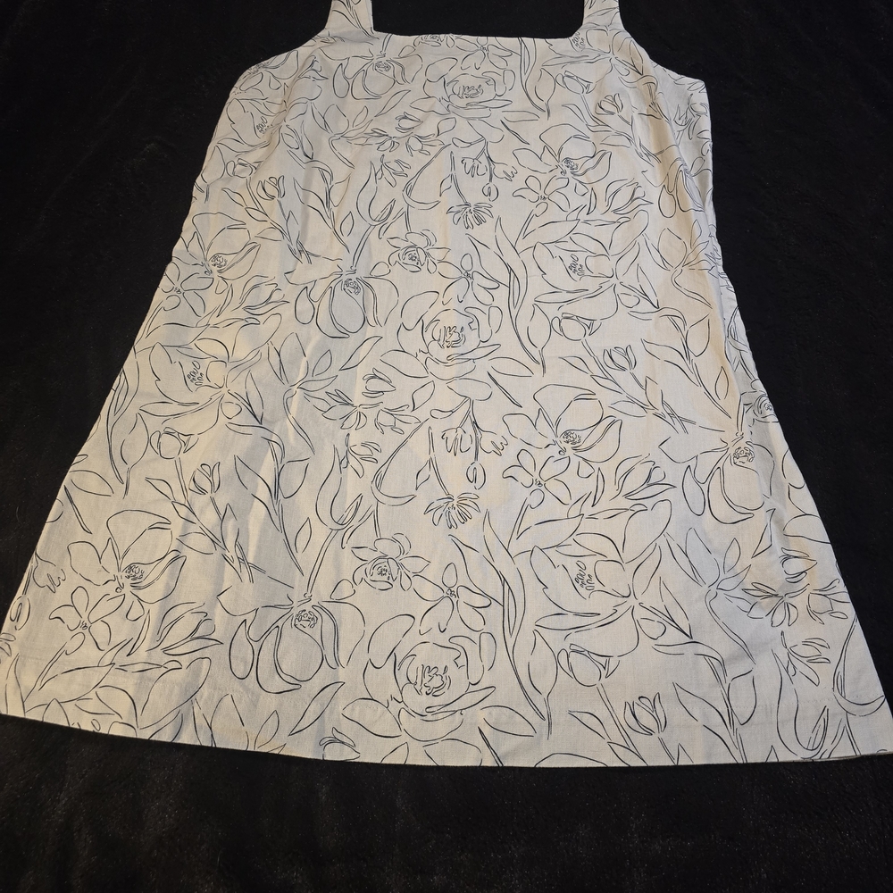 A New Day Black and White Floral Camisole